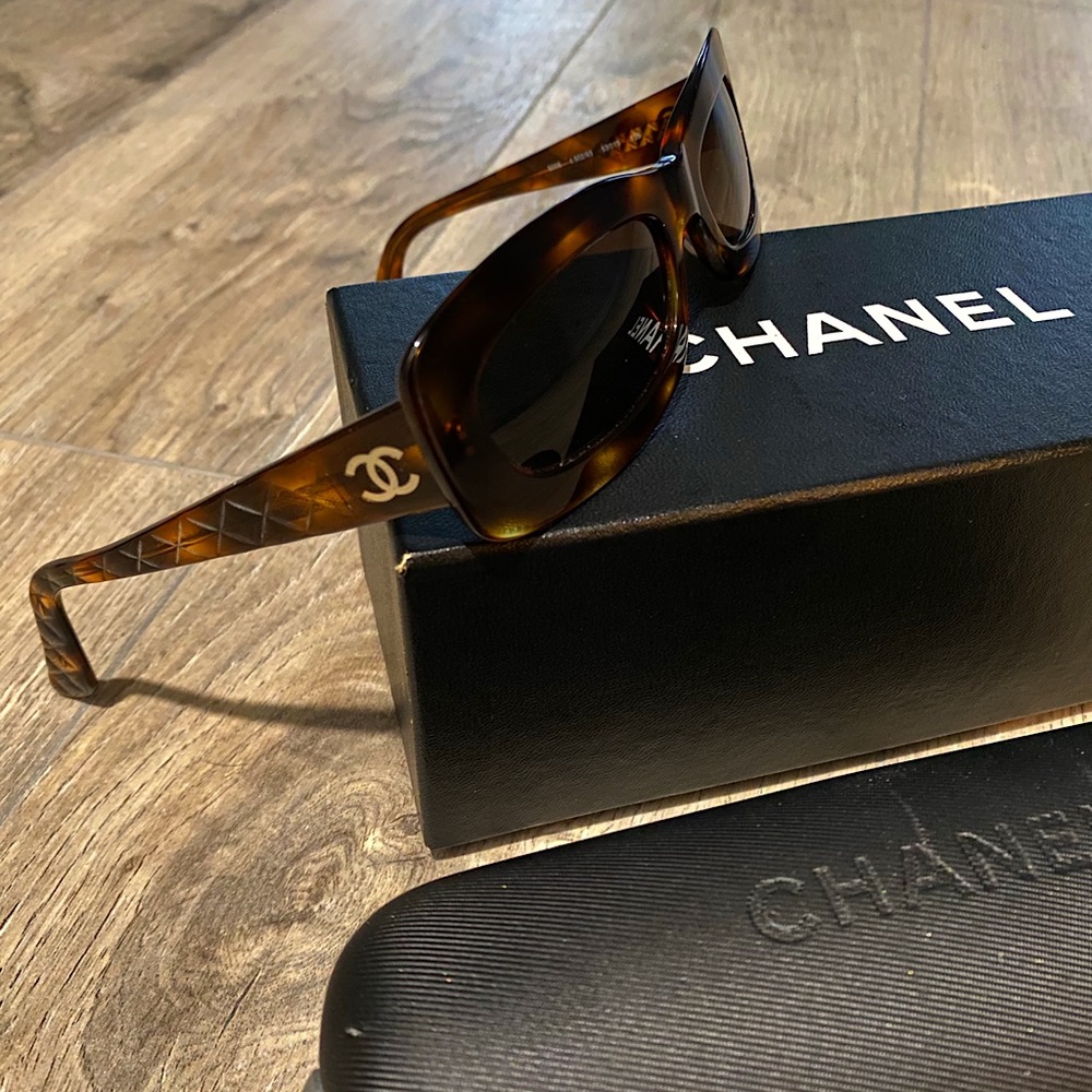CHANEL SUNGLASSES